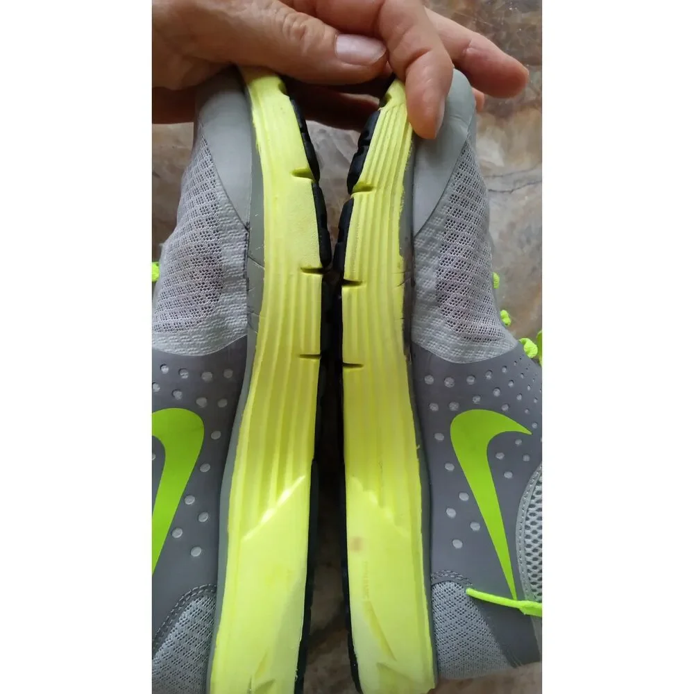 Nike LunarSwift Women's Size 7.5 gray/ green Sneakers